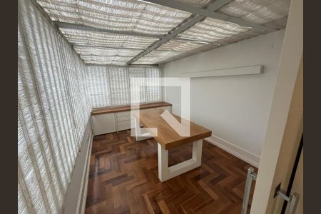 Casa à venda com 4 quartos, 310m² em Alto de Pinheiros, São Paulo