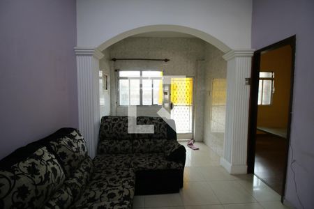 Sala de casa à venda com 3 quartos, 200m² em Penha, Rio de Janeiro
