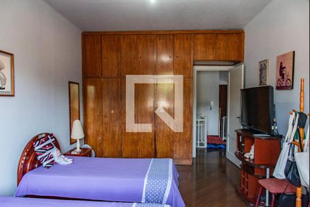 Casa à venda com 439m², 6 quartos e 6 vagasQuarto 1