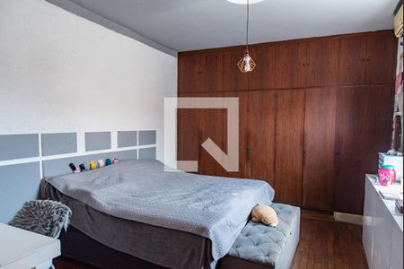 Casa à venda com 439m², 6 quartos e 6 vagasSuíte 2