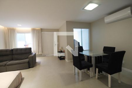 Sala de casa de condomínio para alugar com 4 quartos, 177m² em Freguesia (jacarepaguá), Rio de Janeiro