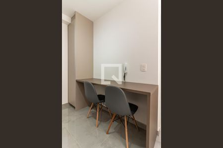 Studio - Mesa e Cadeiras de kitnet/studio para alugar com 1 quarto, 25m² em Vila Buarque, São Paulo