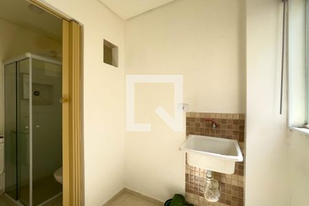 Studio para alugar com 30m², 1 quarto e sem vaga Studio para alugar com 30m², 1 quarto e sem vagaCozinha e área de serviço
