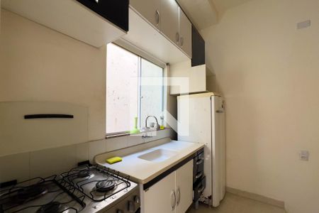 Cozinha e área de serviço de kitnet/studio para alugar com 1 quarto, 30m² em Cambuci, São Paulo