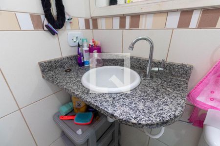 Casa à venda com 75m², 2 quartos e 2 vagas Casa à venda com 75m², 2 quartos e 2 vagasBanheiro da Suíte 1