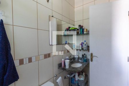 Casa à venda com 75m², 2 quartos e 2 vagas Casa à venda com 75m², 2 quartos e 2 vagasBanheiro da Suíte 2