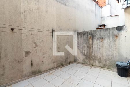 Casa à venda com 75m², 2 quartos e 2 vagas Casa à venda com 75m², 2 quartos e 2 vagasQuintal