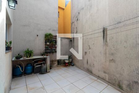 Casa à venda com 75m², 2 quartos e 2 vagas Casa à venda com 75m², 2 quartos e 2 vagasQuintal