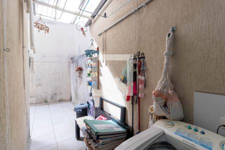 Casa à venda com 75m², 2 quartos e 2 vagas Casa à venda com 75m², 2 quartos e 2 vagasLavanderia