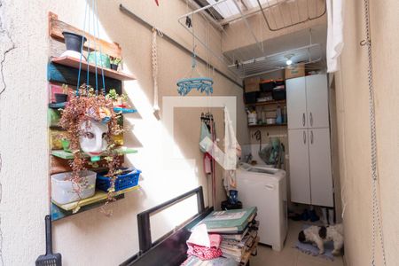 Casa à venda com 75m², 2 quartos e 2 vagas Casa à venda com 75m², 2 quartos e 2 vagasLavanderia