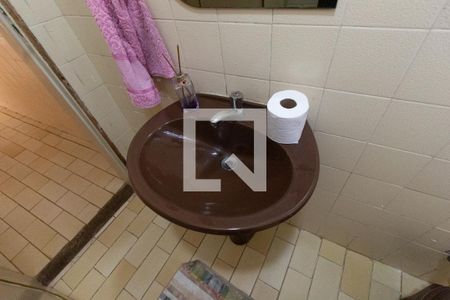 Casa à venda com 180m², 3 quartos e 6 vagas Casa à venda com 180m², 3 quartos e 6 vagasBanheiro de serviço 2