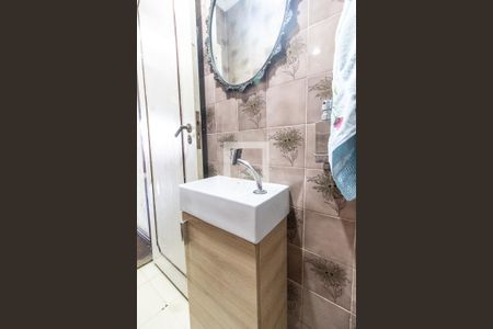 Casa à venda com 180m², 3 quartos e 6 vagas Casa à venda com 180m², 3 quartos e 6 vagasLavabo