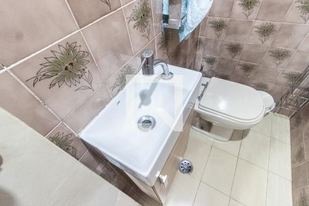 Casa à venda com 180m², 3 quartos e 6 vagas Casa à venda com 180m², 3 quartos e 6 vagasLavabo