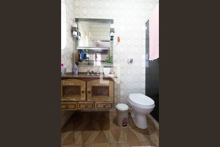 Casa à venda com 180m², 3 quartos e 6 vagas Casa à venda com 180m², 3 quartos e 6 vagasSuíte