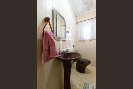 Casa à venda com 180m², 3 quartos e 6 vagas Casa à venda com 180m², 3 quartos e 6 vagasBanheiro de serviço 2