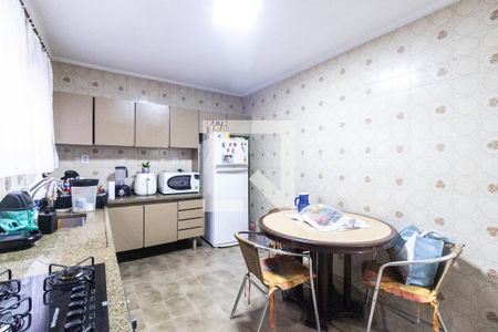 Casa à venda com 180m², 3 quartos e 6 vagas Casa à venda com 180m², 3 quartos e 6 vagasCozinha