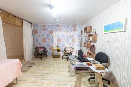 Casa à venda com 180m², 3 quartos e 6 vagas Casa à venda com 180m², 3 quartos e 6 vagasGaragem