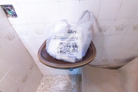 Casa à venda com 180m², 3 quartos e 6 vagas Casa à venda com 180m², 3 quartos e 6 vagasBanheiro de serviço 1