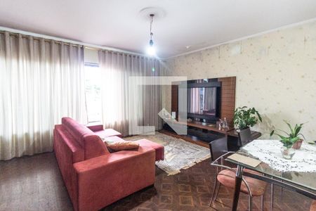 Casa à venda com 180m², 3 quartos e 6 vagas Casa à venda com 180m², 3 quartos e 6 vagasSala