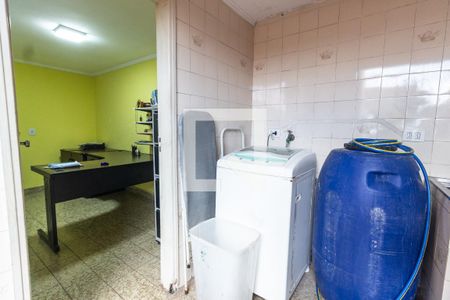 Casa à venda com 180m², 3 quartos e 6 vagas Casa à venda com 180m², 3 quartos e 6 vagasÁrea de serviço