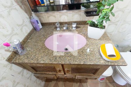 Casa à venda com 180m², 3 quartos e 6 vagas Casa à venda com 180m², 3 quartos e 6 vagasSuíte