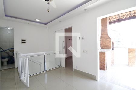 Apartamento para alugar com 125m², 3 quartos e 1 vaga Apartamento para alugar com 125m², 3 quartos e 1 vagaHall