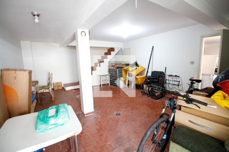 Casa à venda com 250m², 3 quartos e 4 vagasPorão