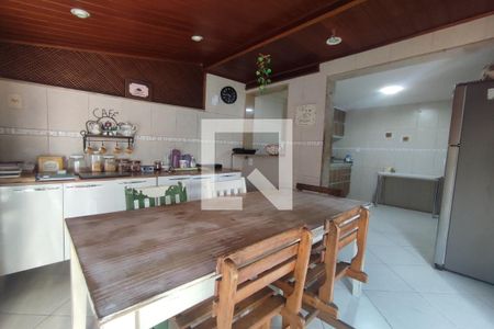 Casa de condomínio à venda com 130m², 4 quartos e 2 vagas Casa de condomínio à venda com 130m², 4 quartos e 2 vagas1º Pav - Cozinha