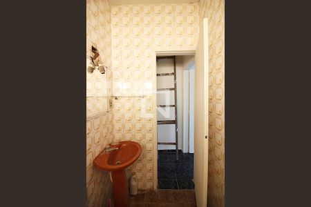 Casa à venda com 100m², 2 quartos e 2 vagasBanheiro Social 1