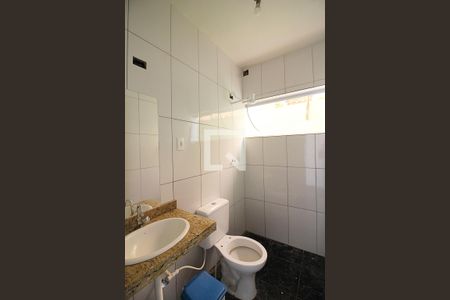 Casa à venda com 100m², 2 quartos e 2 vagasBanheiro Social 2