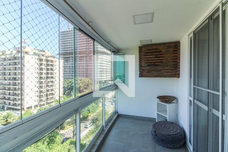 Apartamento à venda com 99m², 3 quartos e 2 vagasVaranda