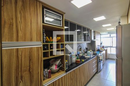 Apartamento à venda com 99m², 3 quartos e 2 vagasCozinha e Área de Serviço