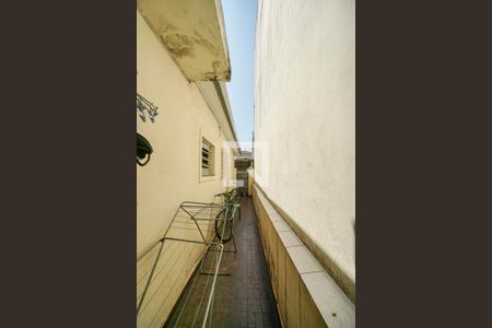 Casa à venda com 79m², 2 quartos e 1 vagaCorredor 