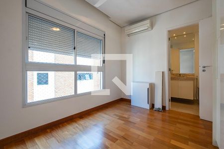 Apartamento à venda com 155m², 3 quartos e 3 vagasSuíte 2