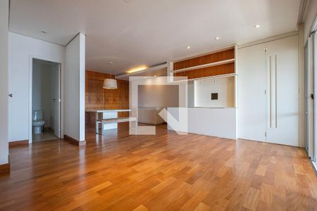 Sala de apartamento à venda com 3 quartos, 155m² em Vila Madalena, São Paulo