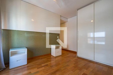 Apartamento à venda com 155m², 3 quartos e 3 vagasSuíte 1