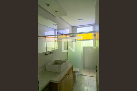 Casa para alugar com 250m², 3 quartos e 5 vagasBanheiro