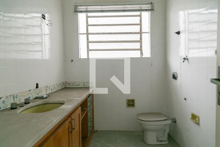 Casa para alugar com 250m², 3 quartos e 5 vagasBanheiro do Quarto 1