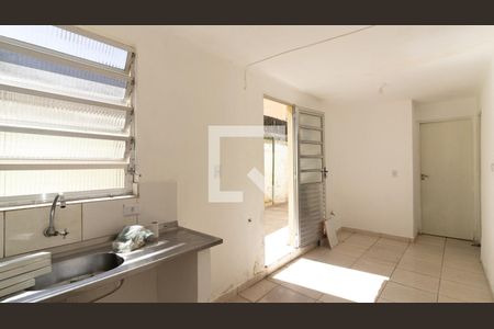 Casa para alugar com 35m², 1 quarto e sem vaga Casa para alugar com 35m², 1 quarto e sem vagaCozinha