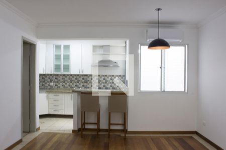 Sala de casa de condomínio para alugar com 3 quartos, 108m² em Jardim Monte Kemel, São Paulo