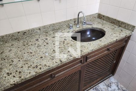 Apartamento para alugar com 120m², 2 quartos e 1 vagaBanheiro da Suíte