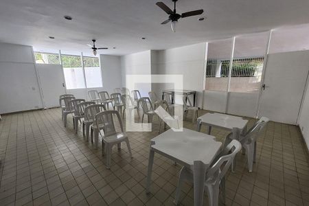 Apartamento para alugar com 120m², 2 quartos e 1 vagaÁrea comum - Salão de festas