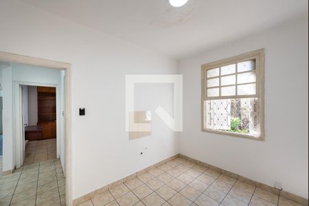 Casa para alugar com 250m², 5 quartos e 3 vagas Casa para alugar com 250m², 5 quartos e 3 vagasQuarto 4