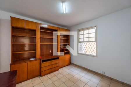 Casa para alugar com 250m², 5 quartos e 3 vagas Casa para alugar com 250m², 5 quartos e 3 vagasQuarto 5
