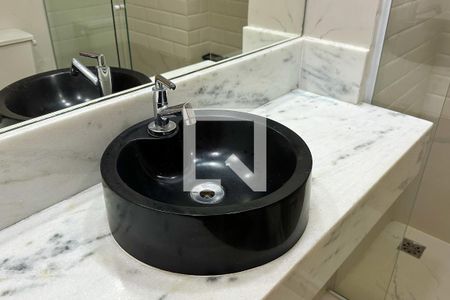 Apartamento à venda com 140m², 3 quartos e 2 vagas Apartamento à venda com 140m², 3 quartos e 2 vagasBanheiro Suíte 2