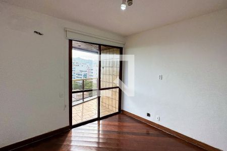 Apartamento à venda com 140m², 3 quartos e 2 vagas Apartamento à venda com 140m², 3 quartos e 2 vagasQuarto 03