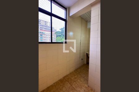 Apartamento à venda com 140m², 3 quartos e 2 vagas Apartamento à venda com 140m², 3 quartos e 2 vagasÁrea de Serviço