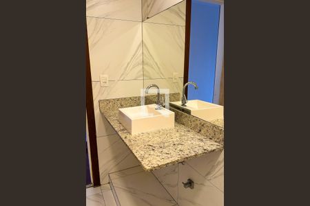 Apartamento à venda com 140m², 3 quartos e 2 vagas Apartamento à venda com 140m², 3 quartos e 2 vagasBanheiro Social