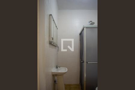 Banheiro de kitnet/studio para alugar com 1 quarto, 36m² em Farroupilha, Porto Alegre