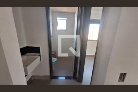 Banheiro de apartamento à venda com 1 quarto, 39m² em Santa Efigênia, Belo Horizonte